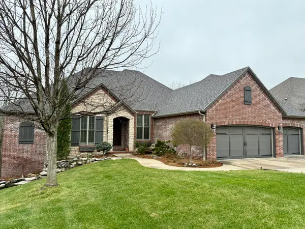 5341 S Woodfield Avenue, Springfield, MO 65810