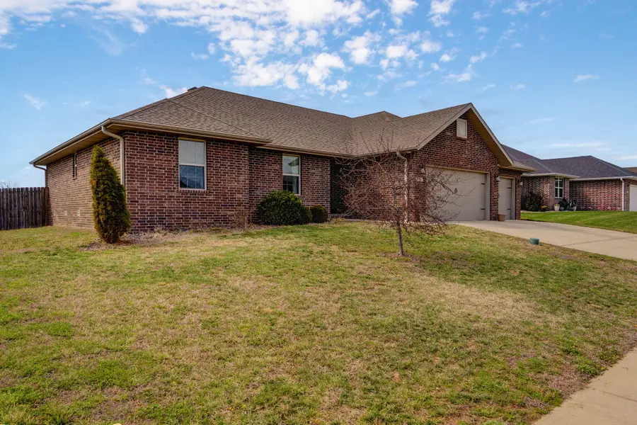 1347 S Strasbourg Avenue, Springfield, MO 65802 - #2