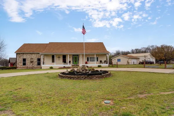 150 Live Oak Lane, Reeds Spring, MO 65737