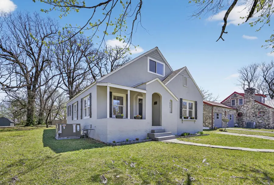 521 Oak Ridge Drive, Neosho, MO 64850 - #3