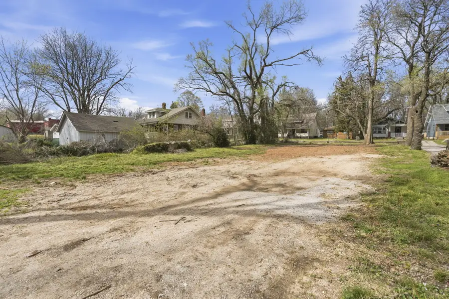 1126 W Mount Vernon Street, Springfield, MO 65806 - #3