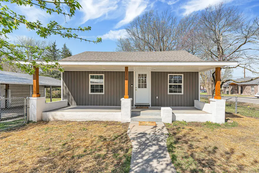 903 S Park Avenue, Aurora, MO 65605 - #2