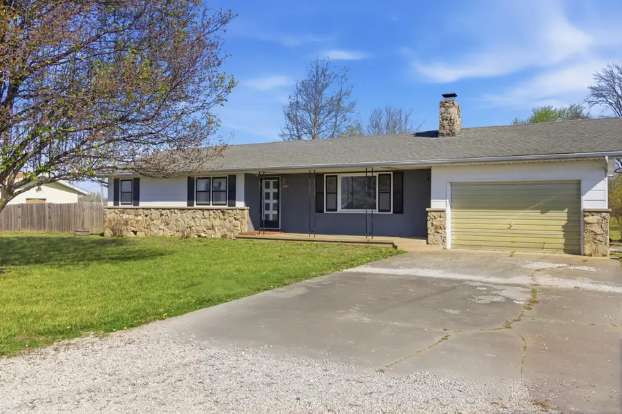 1321 W Dallas Street, Buffalo, MO 65622 - #3