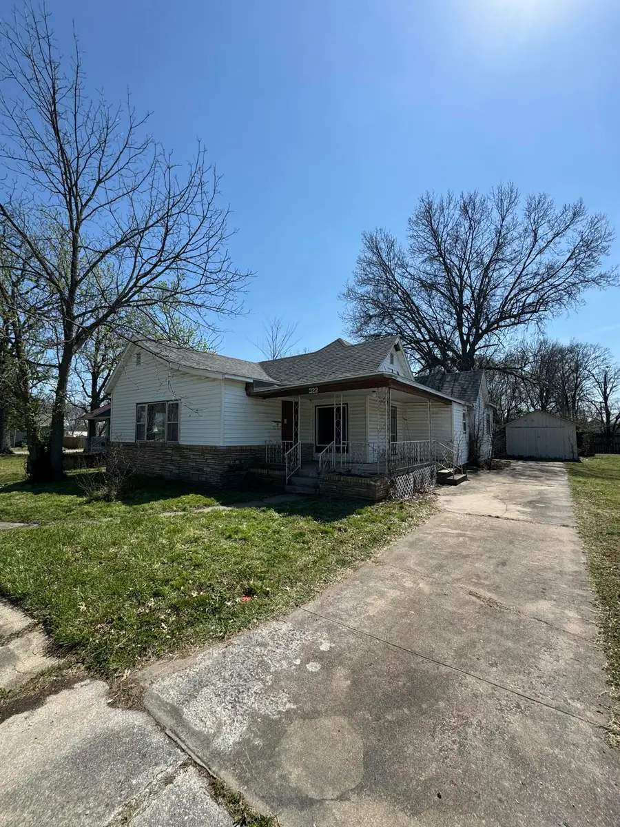 322 E Rock Street, Aurora, MO 65605 - #2