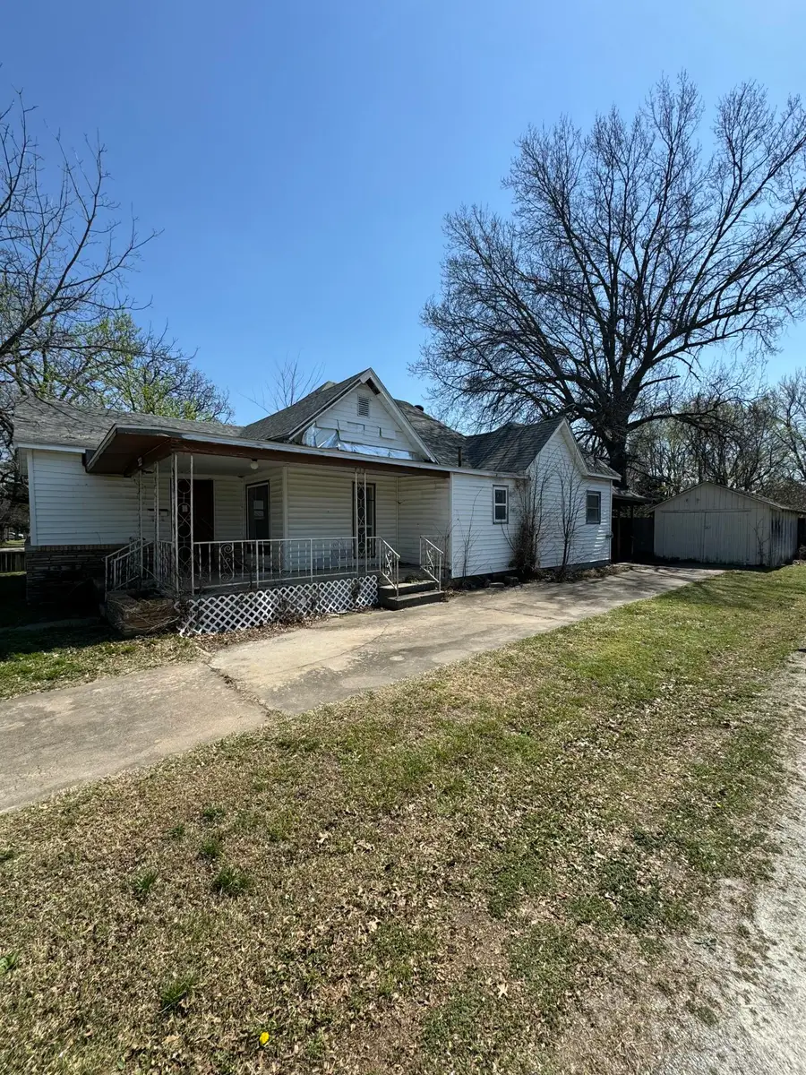 322 E Rock Street, Aurora, MO 65605 - #3