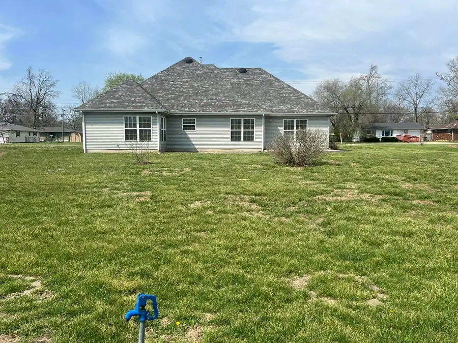 652 S Locust Street, Buffalo, MO 65622 - #3
