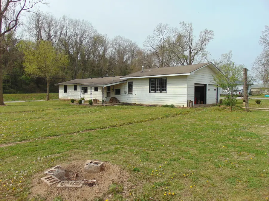 1101 Sapp Street, Cassville, MO 65625 - #3