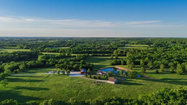 450 E 375th Road, Dunnegan, MO 65640
