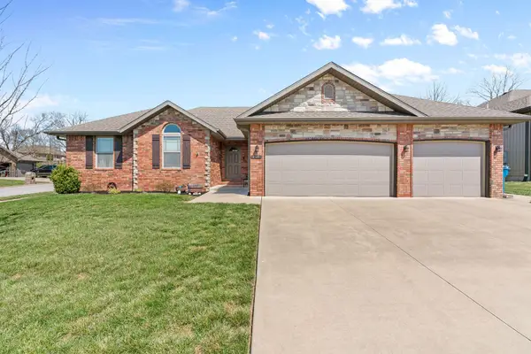 955 E Lakota Street, Nixa, MO 65714