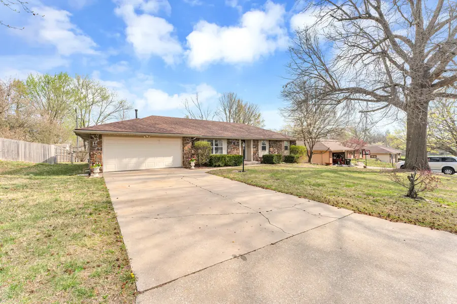 2725 W Camino Alto Street, Springfield, MO 65810 - #3