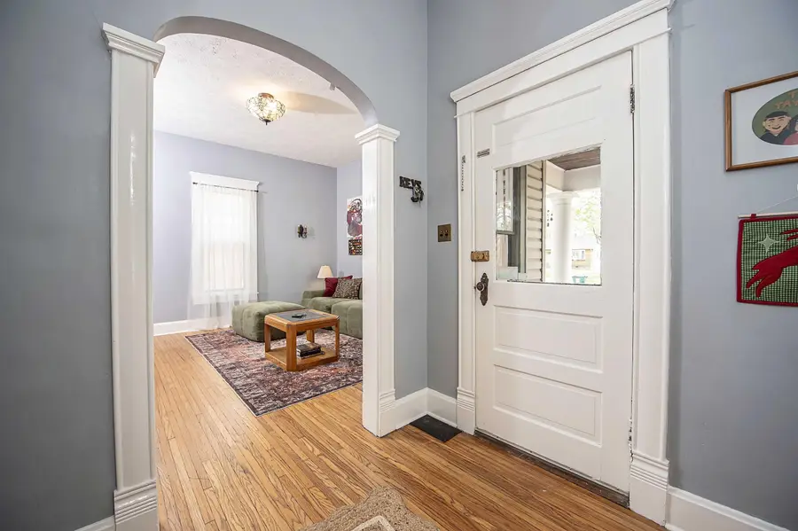 955 S Delaware Avenue, Springfield, MO 65802 - #2