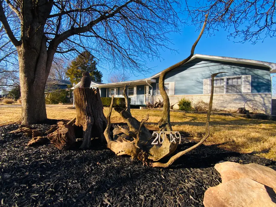 2049 S Brighton Drive, Springfield, MO 65804 - #2