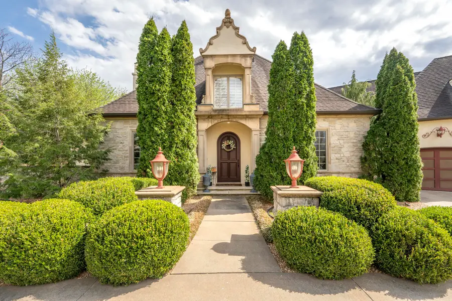 4504 E Spruce Drive, Springfield, MO 65809 - #2