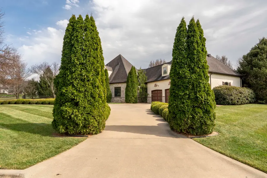 4504 E Spruce Drive, Springfield, MO 65809 - #3