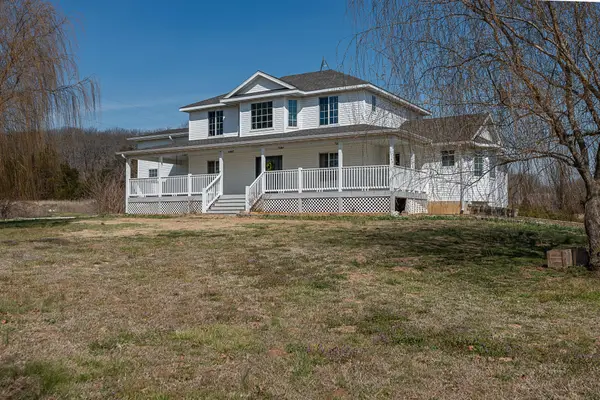 18877 E 1200 Road, Stockton, MO 65785