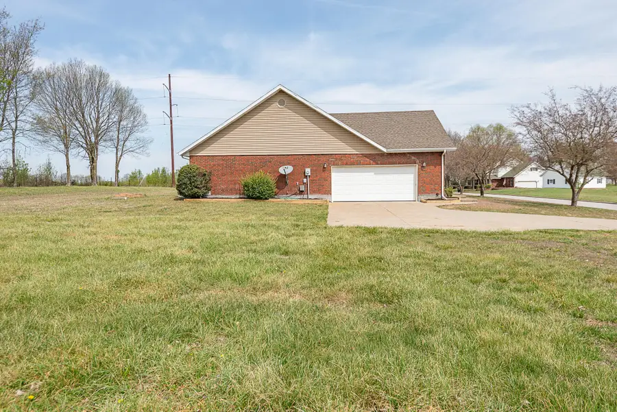 1505 N Granite Drive, Nixa, MO 65714 - #3