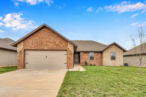 876 E Ozark Jubilee Road, Nixa, MO 65714