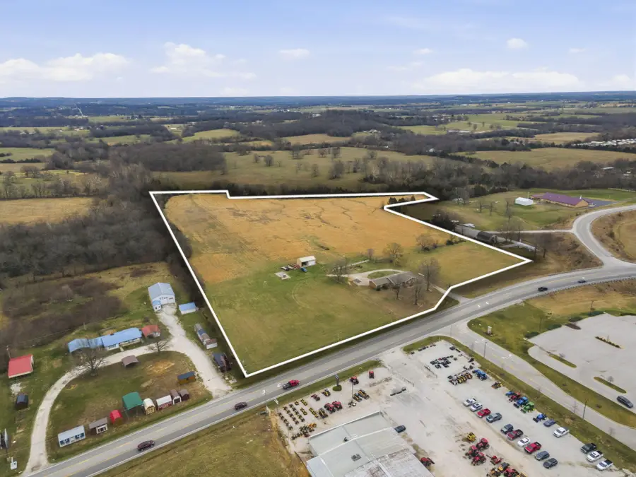 3916 S Springfield Avenue, Bolivar, MO 65613 - #2