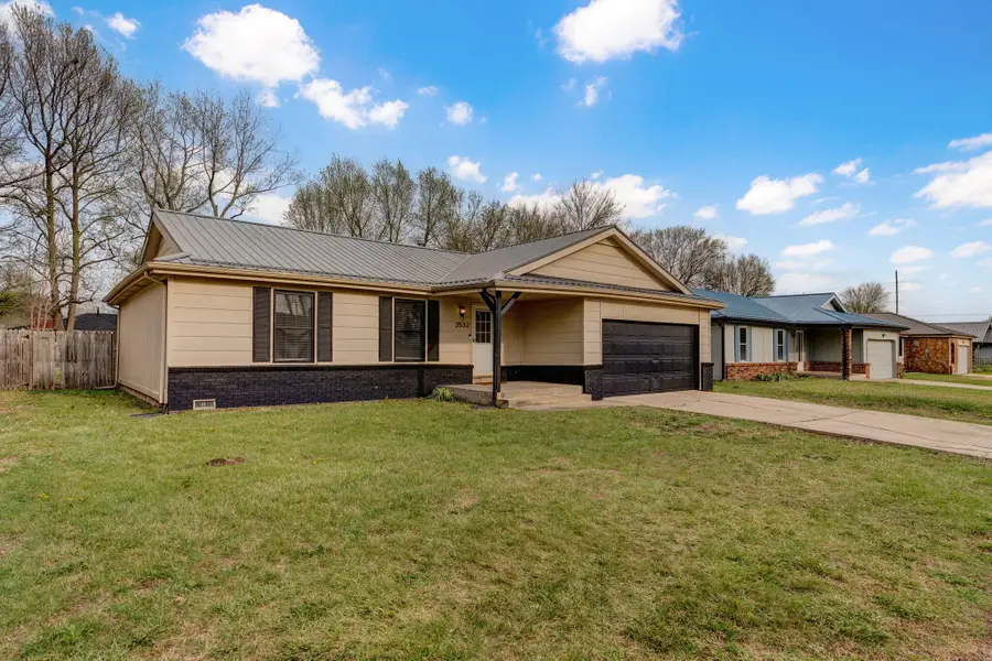 2532 S Fort Avenue, Springfield, MO 65807 - #2