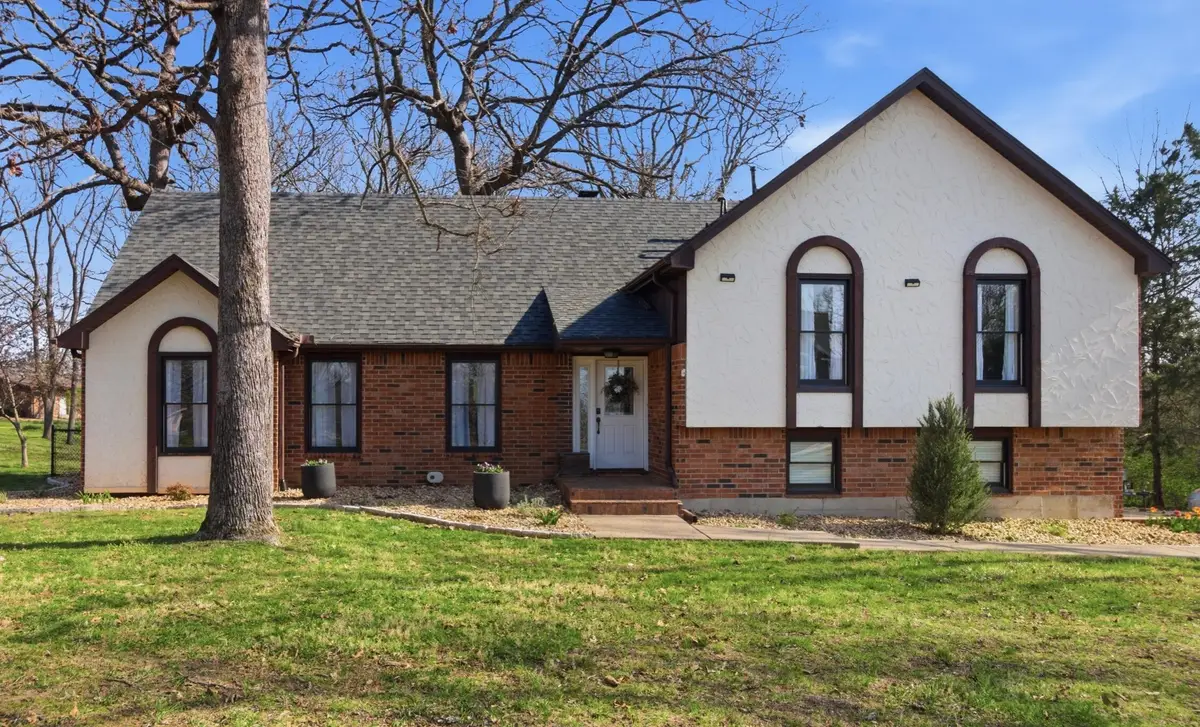 2009 W Broadway Street, West Plains, MO 65775 - #1