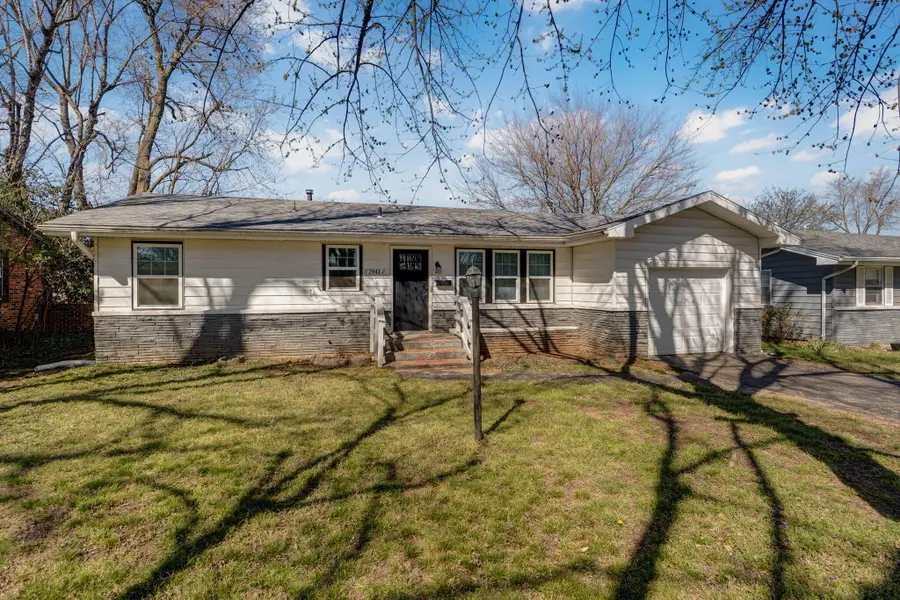 1941 S Sagamont Avenue, Springfield, MO 65807 - #2