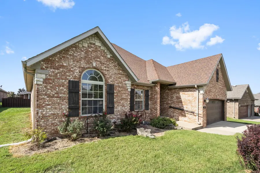 3857 N Sheedy Avenue, Springfield, MO 65803 - #2