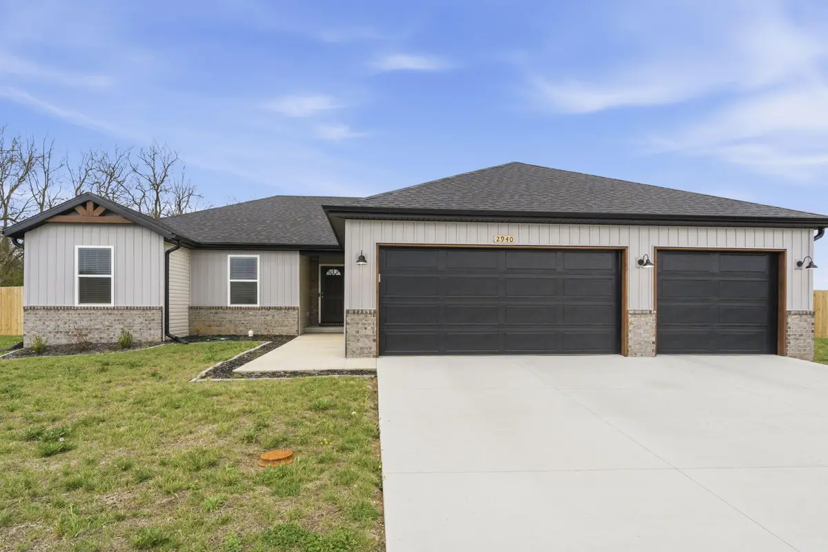 2940 N Nixon Avenue, Springfield, MO 65803 - #1