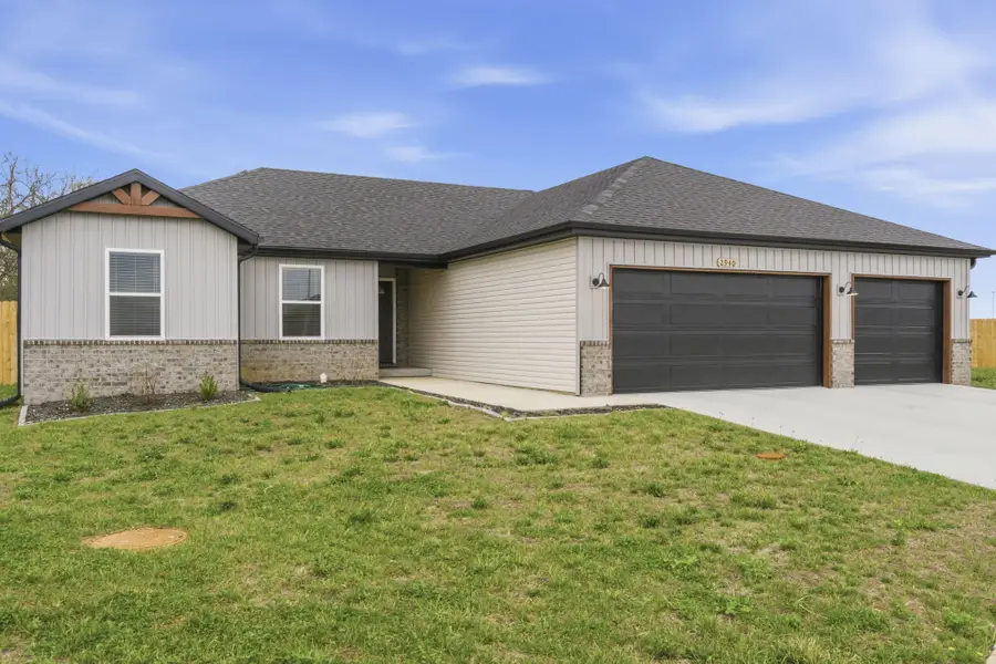 2940 N Nixon Avenue, Springfield, MO 65803 - #2