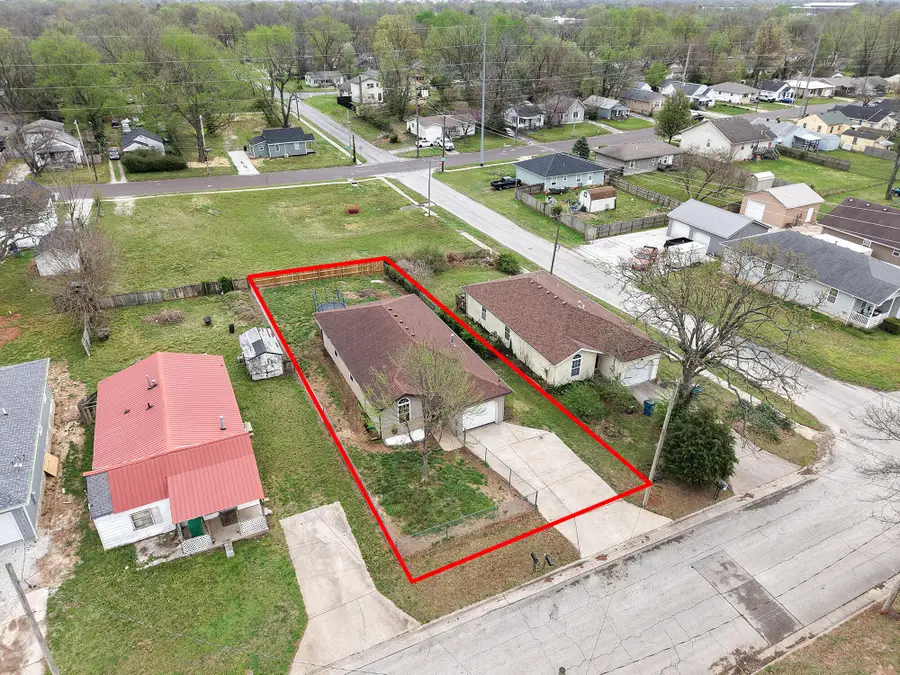 1306 N Brown Avenue, Springfield, MO 65802 - #3