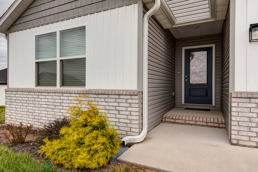 402 N Big Horn Road, Nixa, MO 65714 - #2