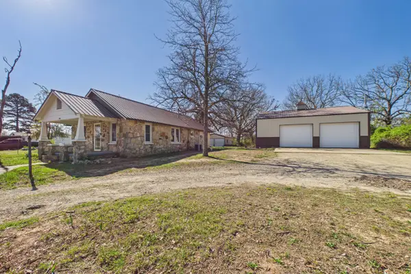 1348 County Road 806, Gainesville, MO 65655