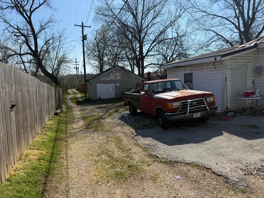 205 E Meadow Avenue, Crane, MO 65633 - #3