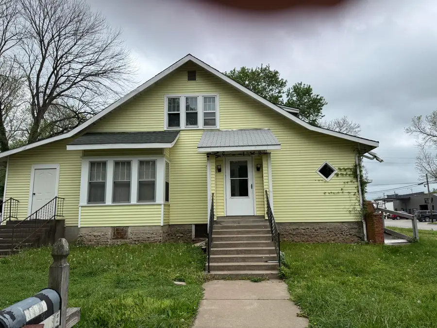 209 W Rose Avenue, Crane, MO 65633 - #2
