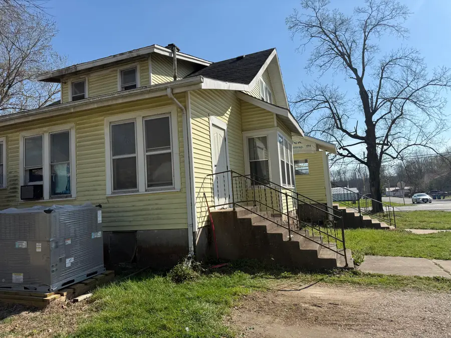 209 W Rose Avenue, Crane, MO 65633 - #3