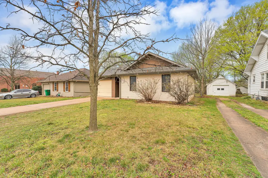 2205 N Prospect Avenue, Springfield, MO 65803 - #2