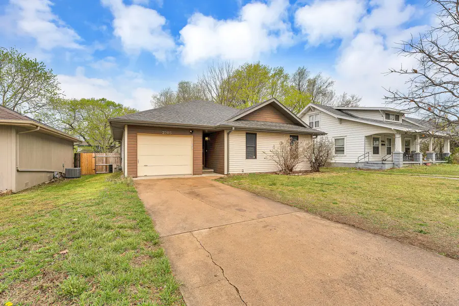 2205 N Prospect Avenue, Springfield, MO 65803 - #3