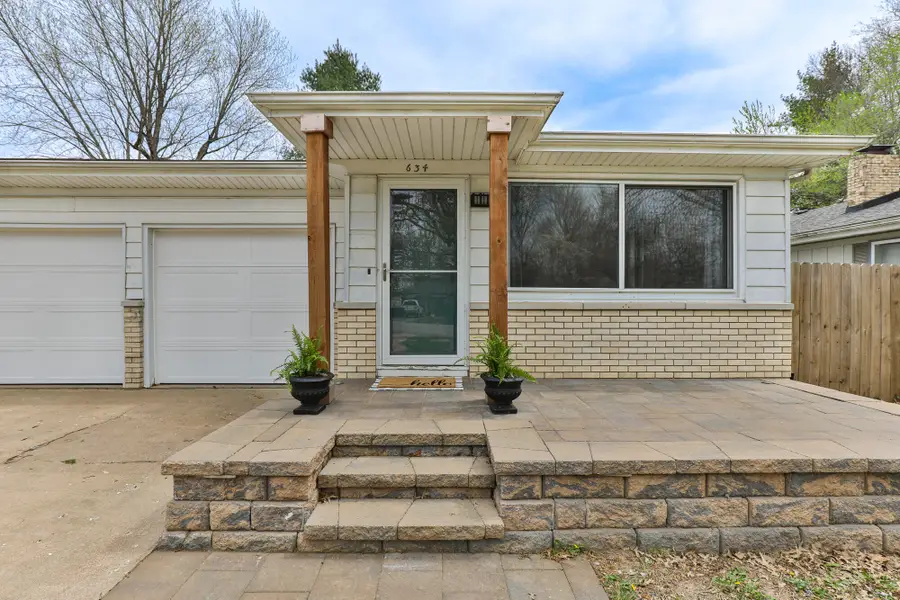 634 N Lone Pine Avenue, Springfield, MO 65802 - #3