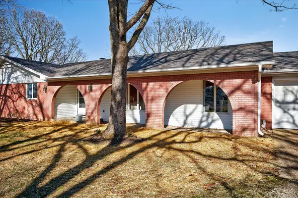 22762 Post Oak Drive, Lebanon, MO 65536