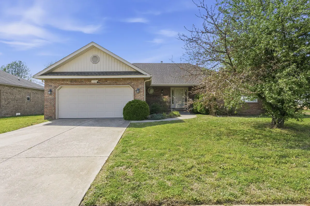 3931 S Hillsdale Avenue, Springfield, MO 65807 - #1