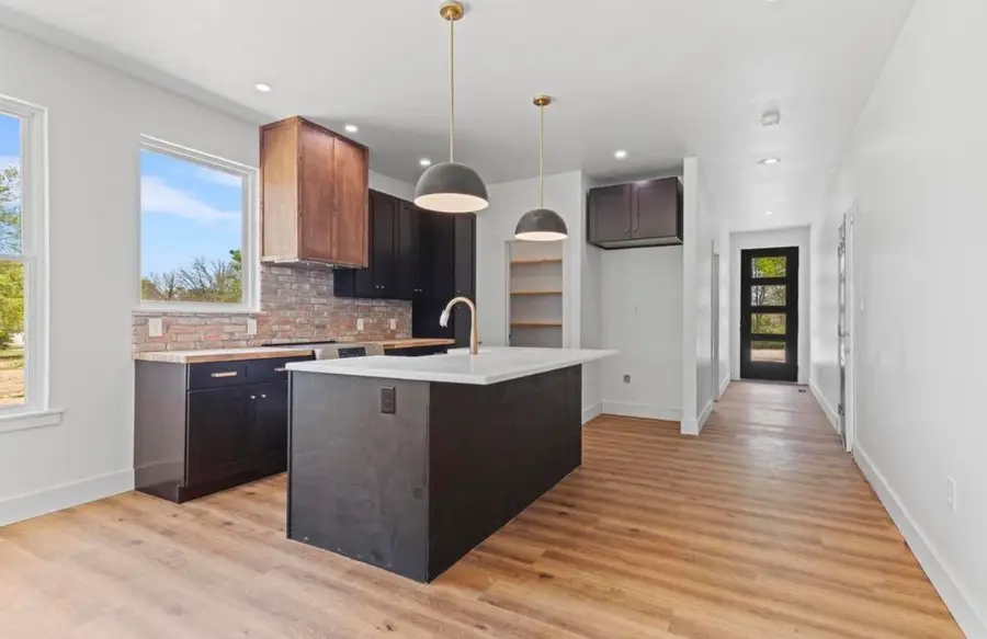 301 S Oak Avenue, Sparta, MO 65753 - #3