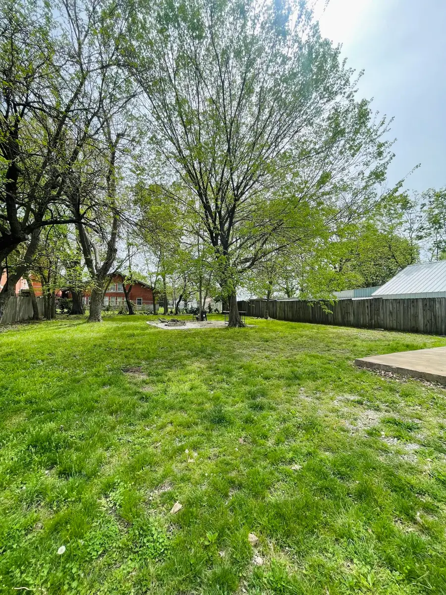 2038 N Weller Avenue, Springfield, MO 65803 - #2