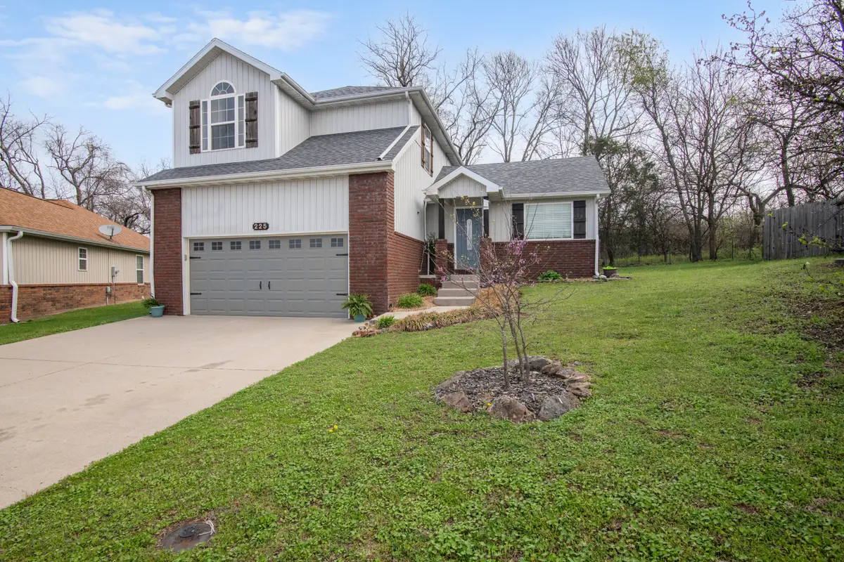 225 W Abbi Lane, Bolivar, MO 65613 - #1