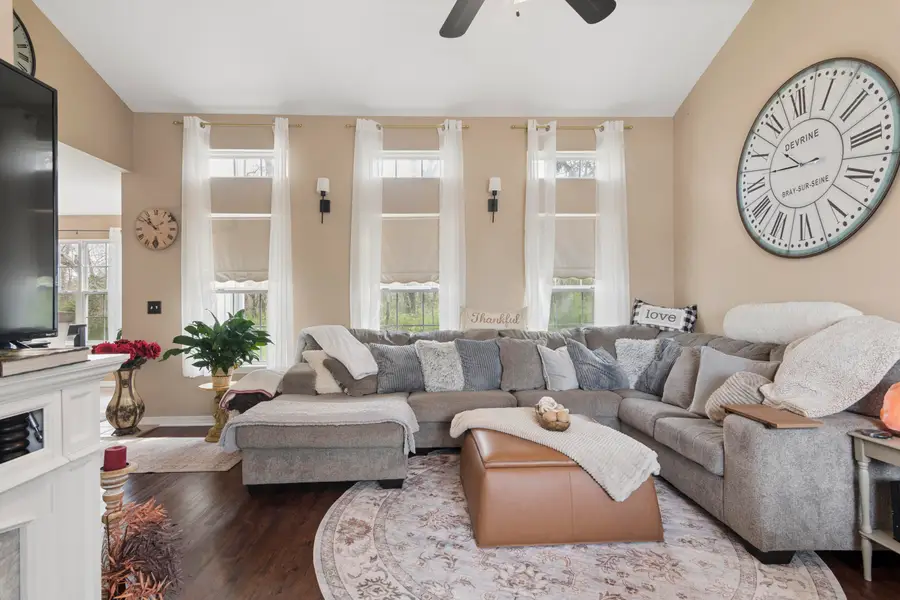 225 W Abbi Lane, Bolivar, MO 65613 - #2