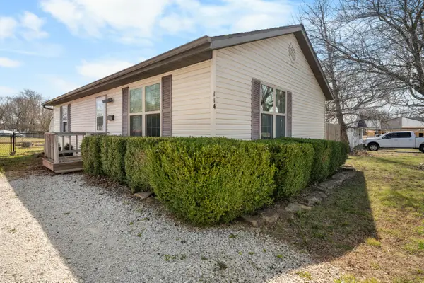 114 N Elgin Avenue, Bolivar, MO 65613