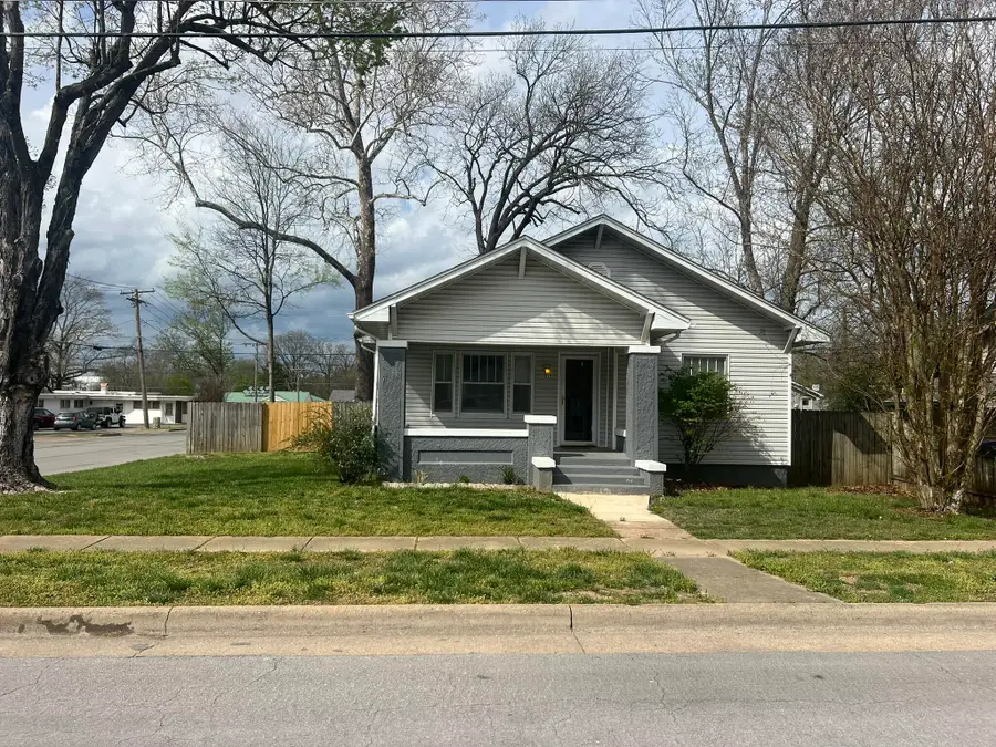 1015 W Cass Avenue, West Plains, MO 65775 - #2