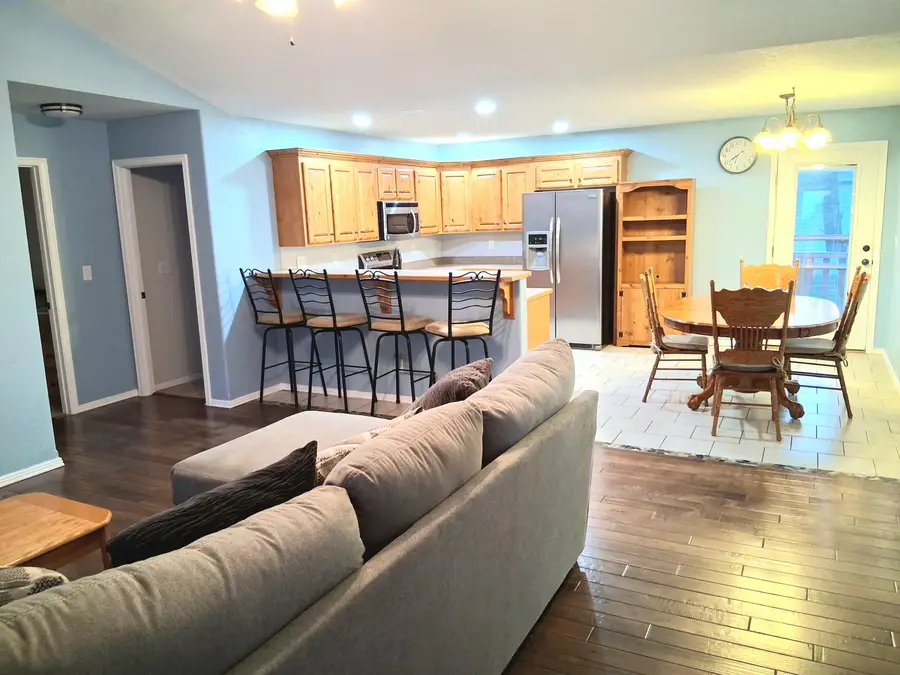 1800 Sally Ann Avenue, Neosho, MO 64850 - #3