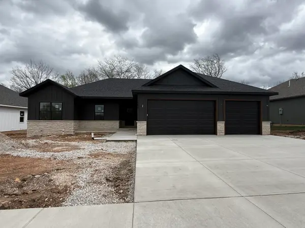 1466 N Collins Drive, Republic, MO 65738