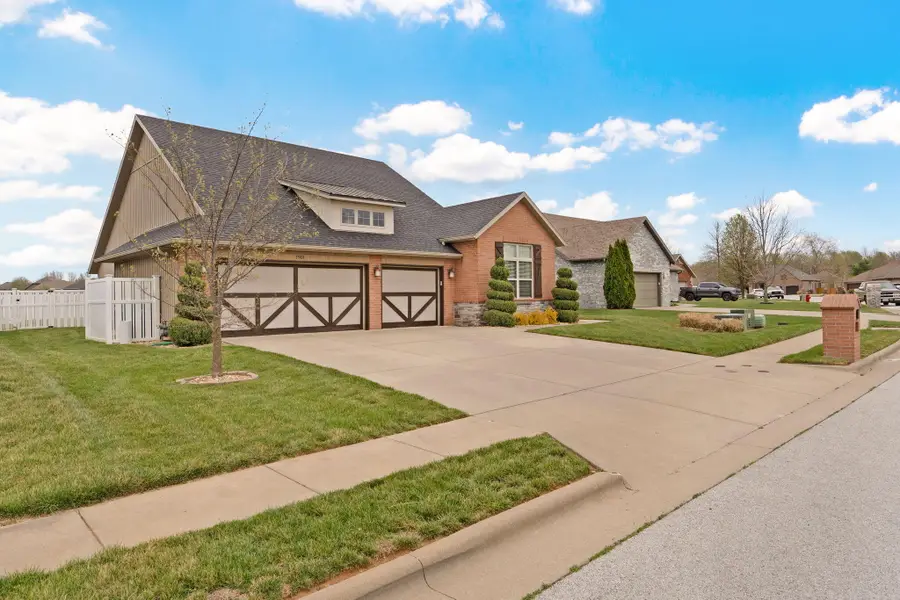 1901 E Latana Drive, Ozark, MO 65721 - #3