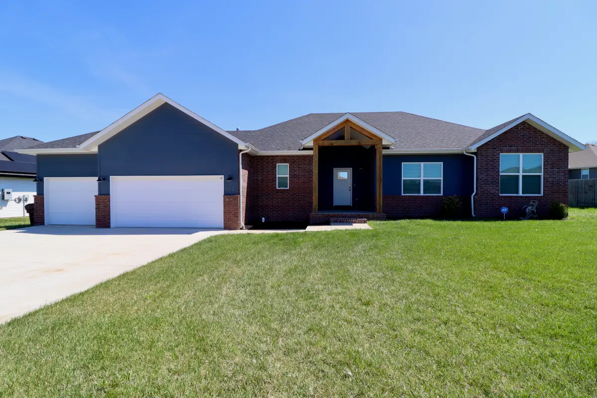 1312 S Birch Avenue, Springfield, MO 65802 - #1