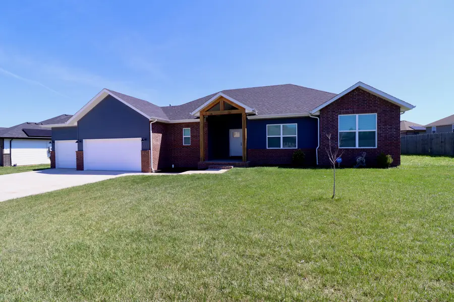 1312 S Birch Avenue, Springfield, MO 65802 - #2